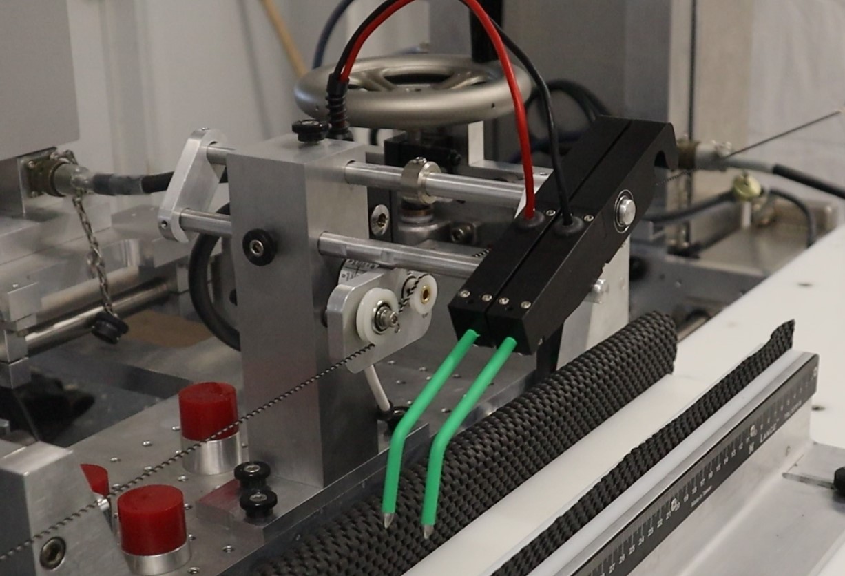 ECM probe for the horizontal ice core band saw